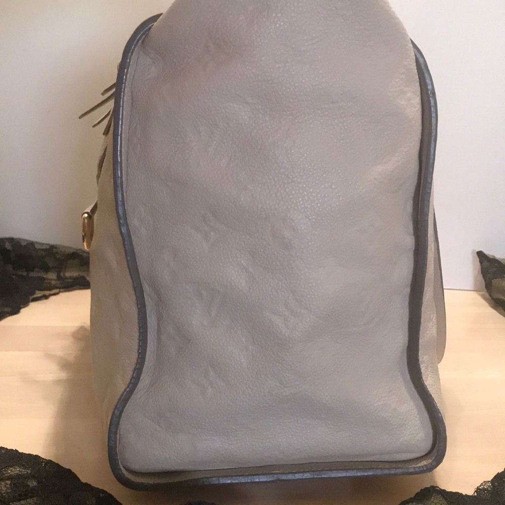 🎉HP🎉 🍾FIRM EUC Louis Vuitton Lumineuse Emp PM Tote #SP4161 - Picture 3 of 16